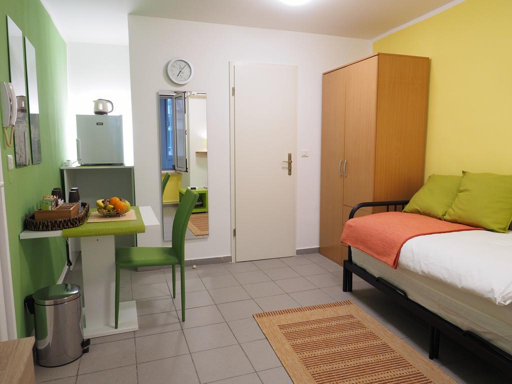 Korzo Room Laura Rijeka Exteriör bild